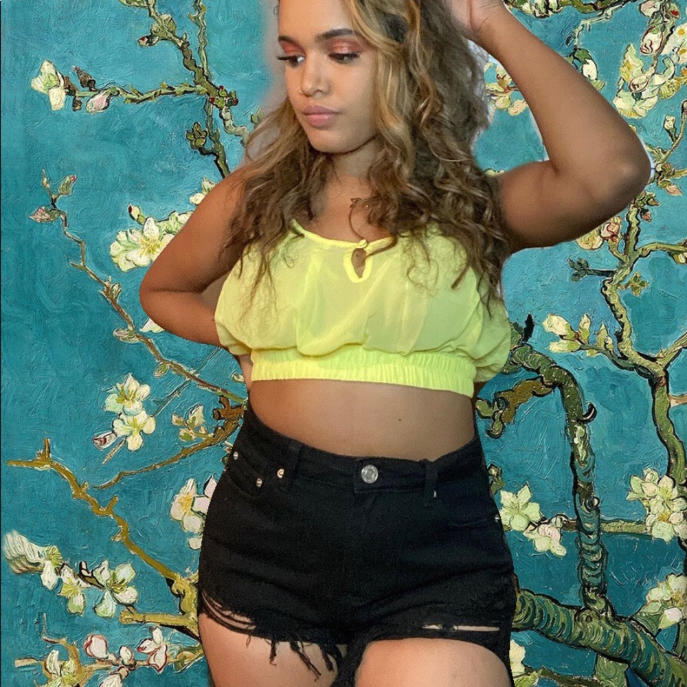 ‼️ High Waist Black Ripped Jean Denim Shorts - Picture 2 of 7